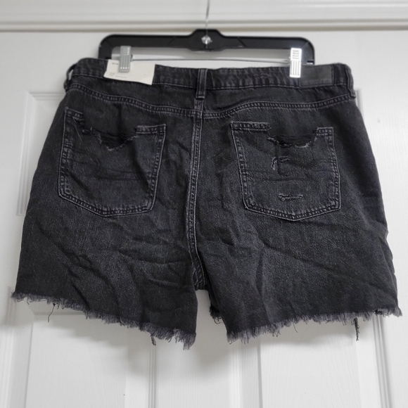 American Eagle NWT Super Hi Rise Mom shorts. - Picture 2 of 16